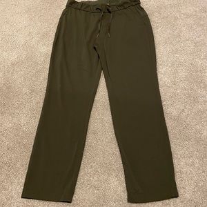 lulu high rise pants with stretch